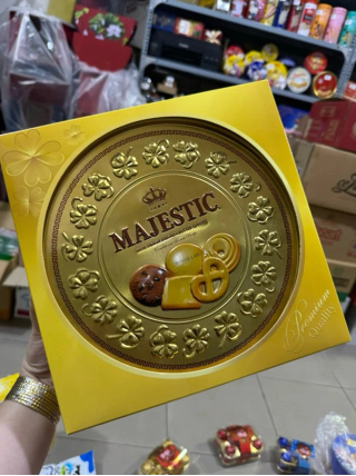 Bánh Quy Bơ Cookies Rồng Vàng Majestic Hộp Thiếc 382gr