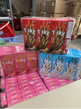 Lốc 12 Hộp Bánh Que Ticky Thái Lan Kem Chocolate