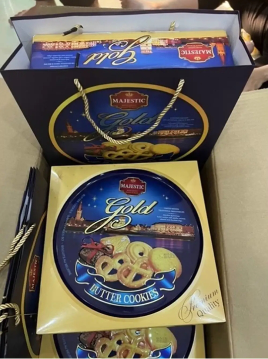 Bánh Cookies Majestic Gold 681g + Kèm túi xách giấy