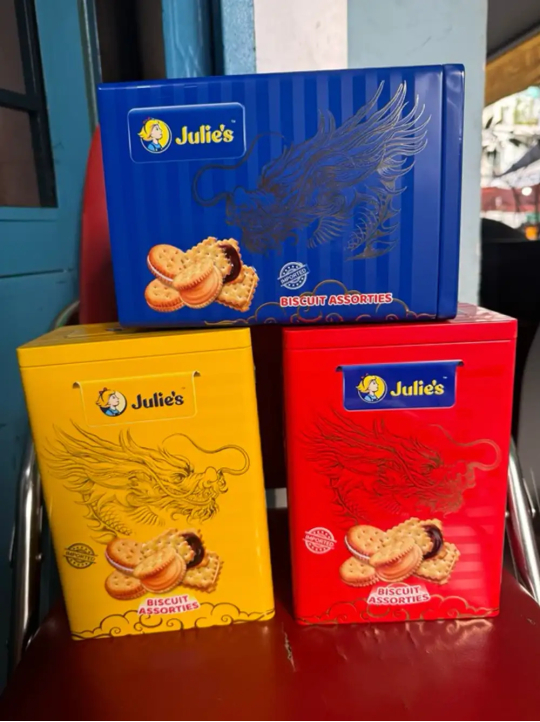 Bánh quy Julie's HỘP THIẾC Assorted Biscuits 300g HT chữ nhật